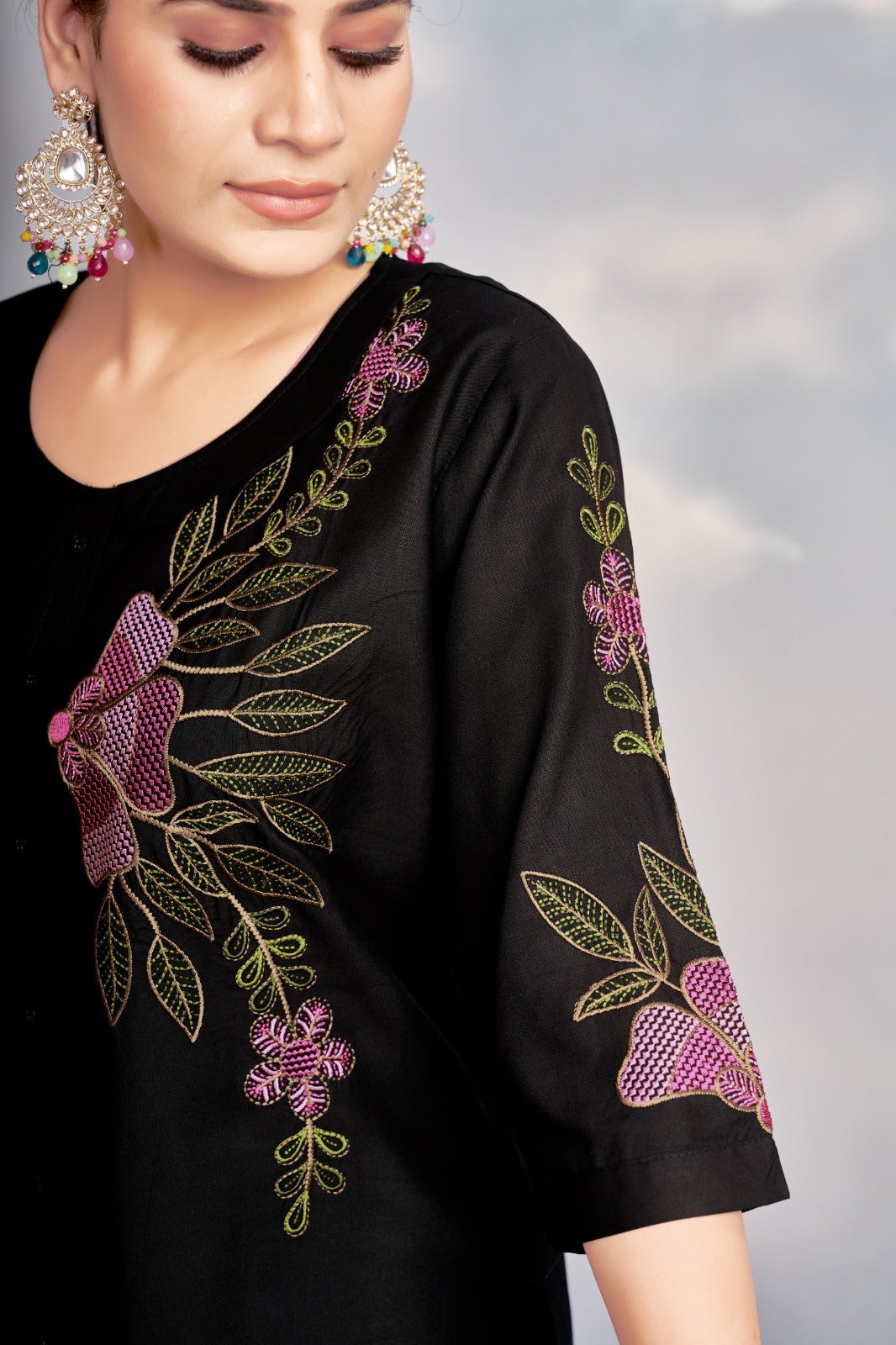 👗 stylish mauve co-ords set with vibrant geometric embroidery👗 👗