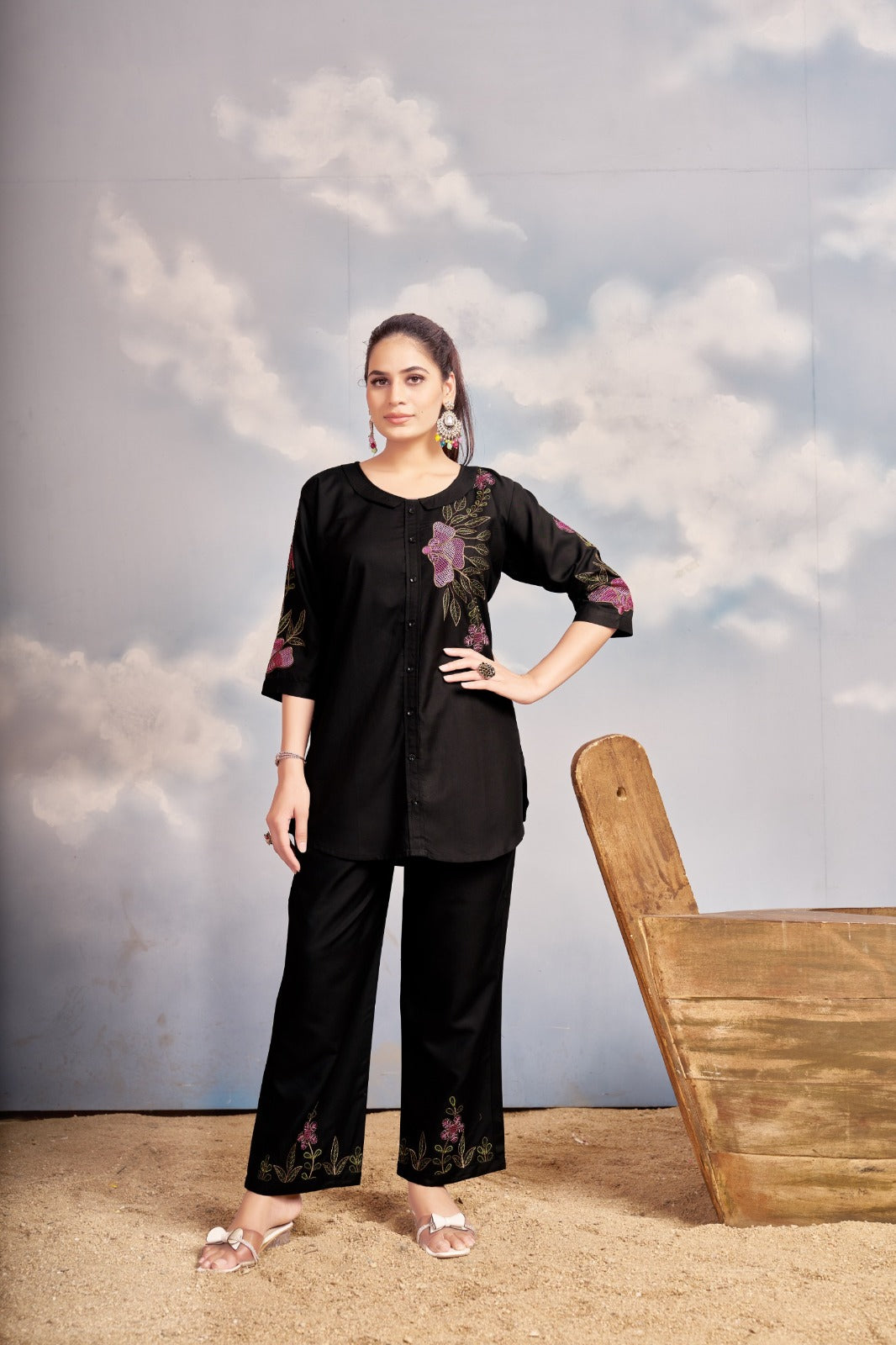 👗 stylish mauve co-ords set with vibrant geometric embroidery👗 👗