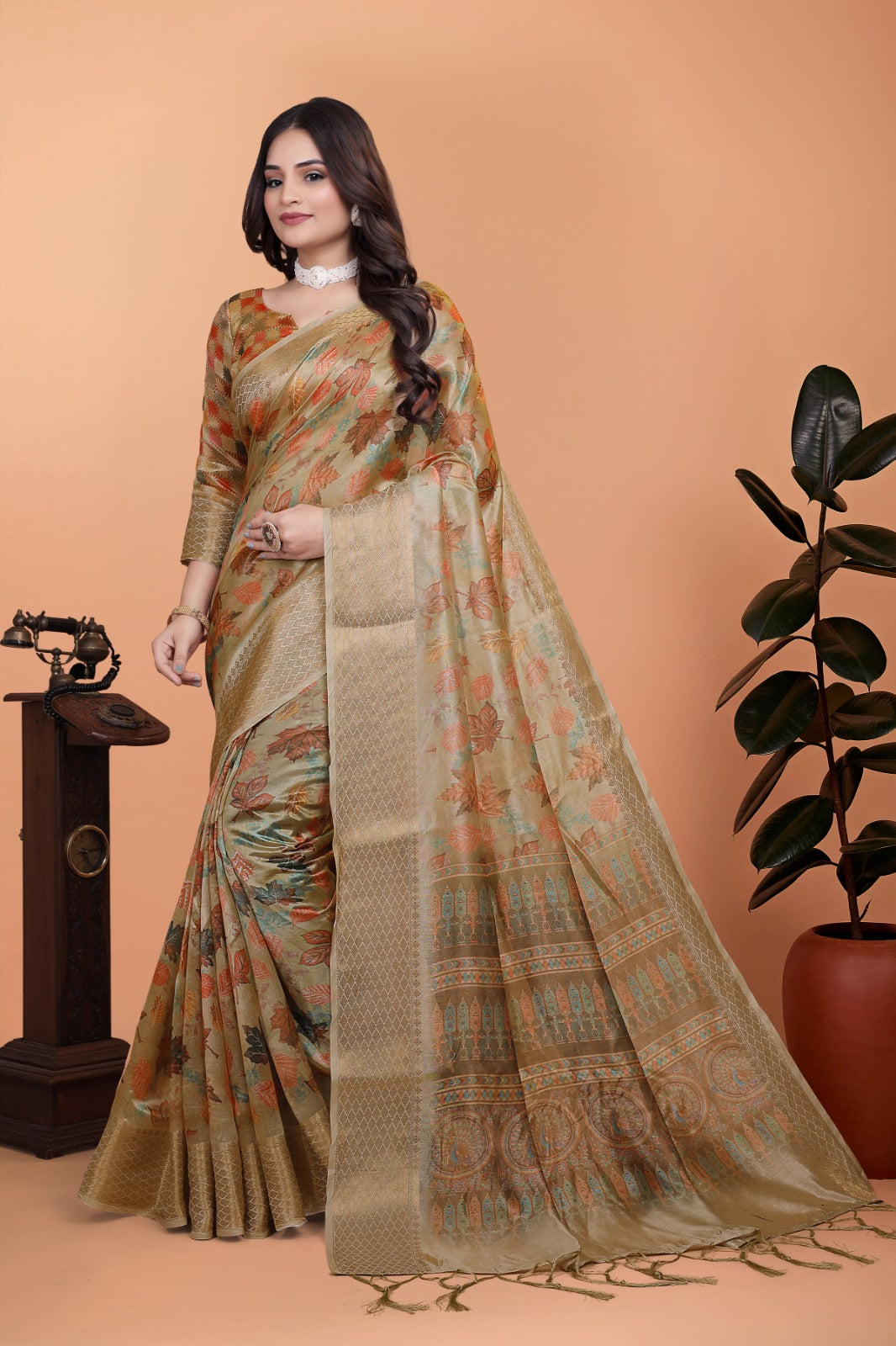 golden beige soft silk saree with autumn leaf print & traditional pallu (gg-518 )