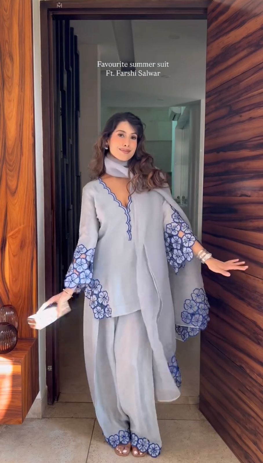 💃 đěsigner party wear look pur natural crepe top & farshi palazzo with dupatta set