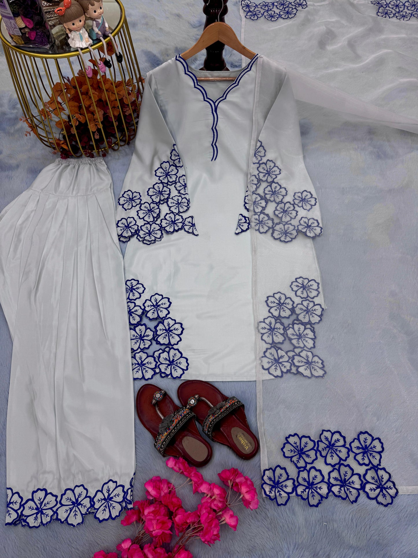 💃 đěsigner party wear look pur natural crepe top & farshi palazzo with dupatta set