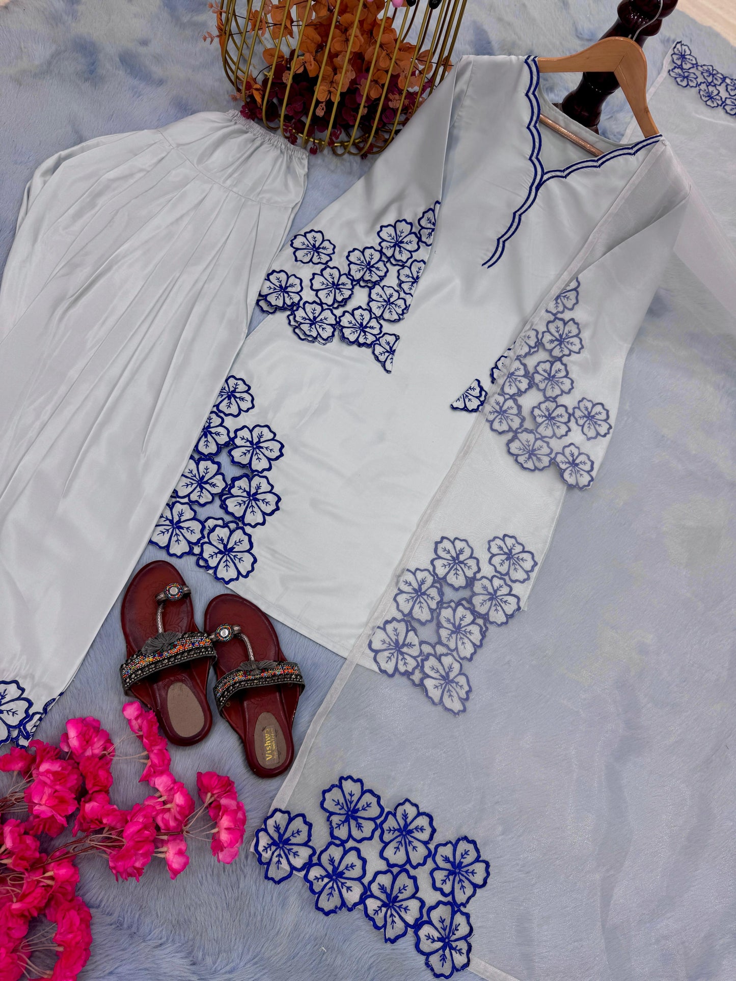 💃 đěsigner party wear look pur natural crepe top & farshi palazzo with dupatta set