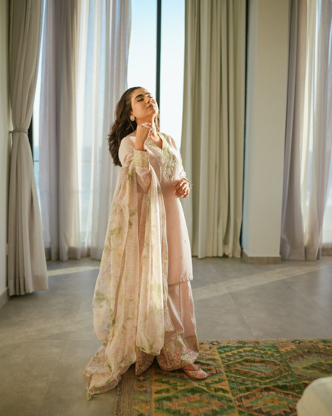 💃 đěsigner party wear look pur natural crepe top & palazzo with dupatta set