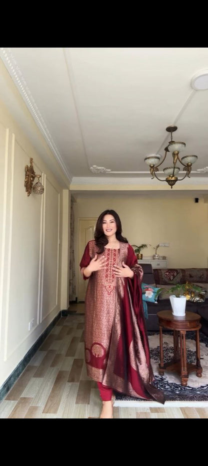 Beautiful Suit Sets in pure Banarasi Suit Set Top pent with duppta with jcard wiving