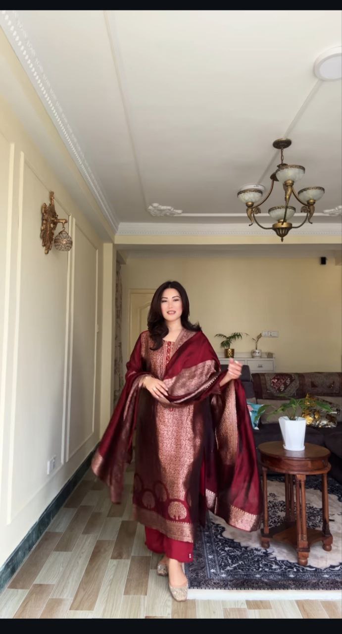 beautiful suit sets in pure banarasi suit set top pent with duppta with jcard wiving