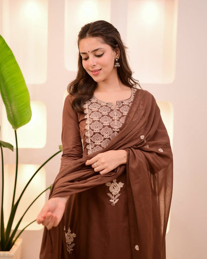 Elegant White Anarkali Kurti with Embroidered Dupatta – Festive & Party Wear