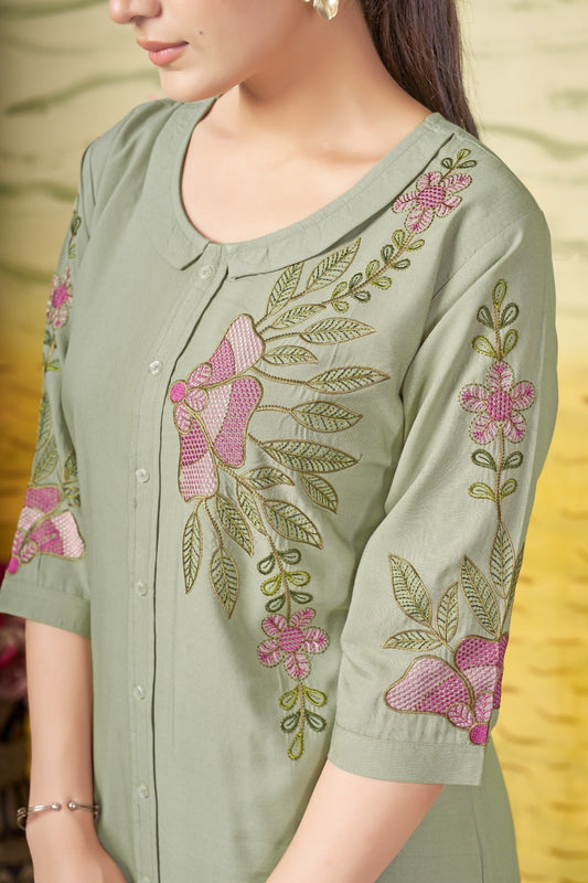 👗 Stylish Mauve Co-Ords Set with Vibrant Geometric Embroidery👗 👗