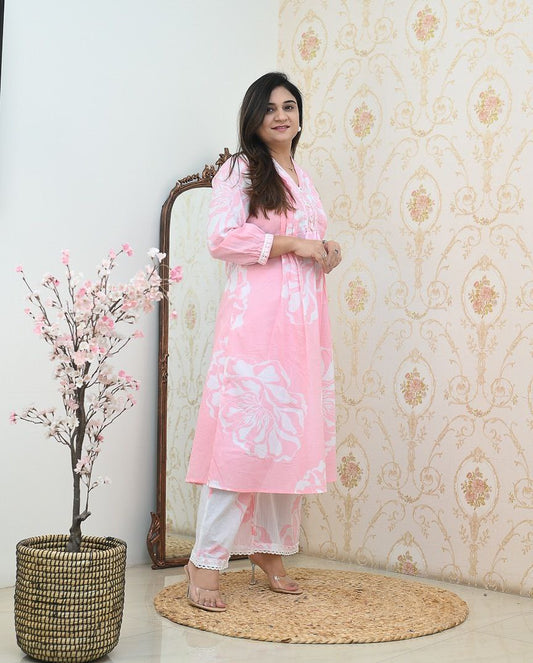 Elegant Baby Pink Floral Kurti Set – Soft Cotton Comfort