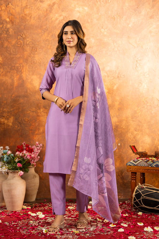 Elegant Lovender Kurti Set with Floral Dupatta – Perfect for Every Occasion