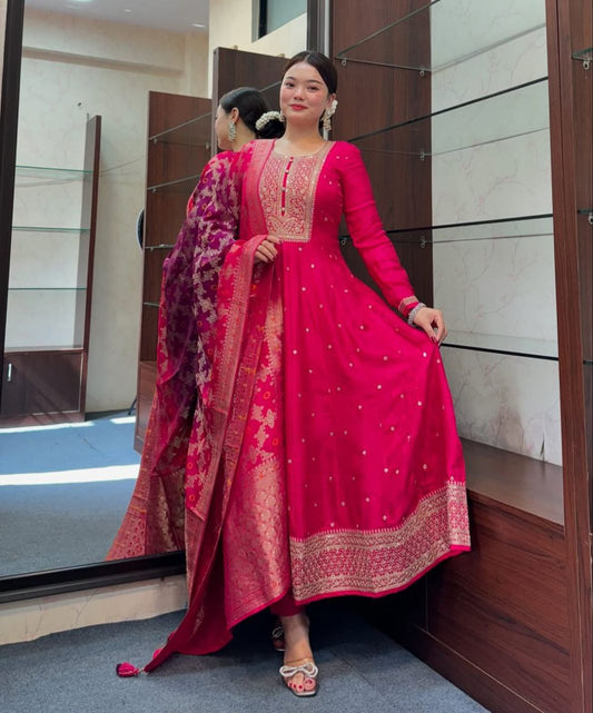 Elegant Hot Pink Anarkali – Intricate Embroidery & Rich Dupatta