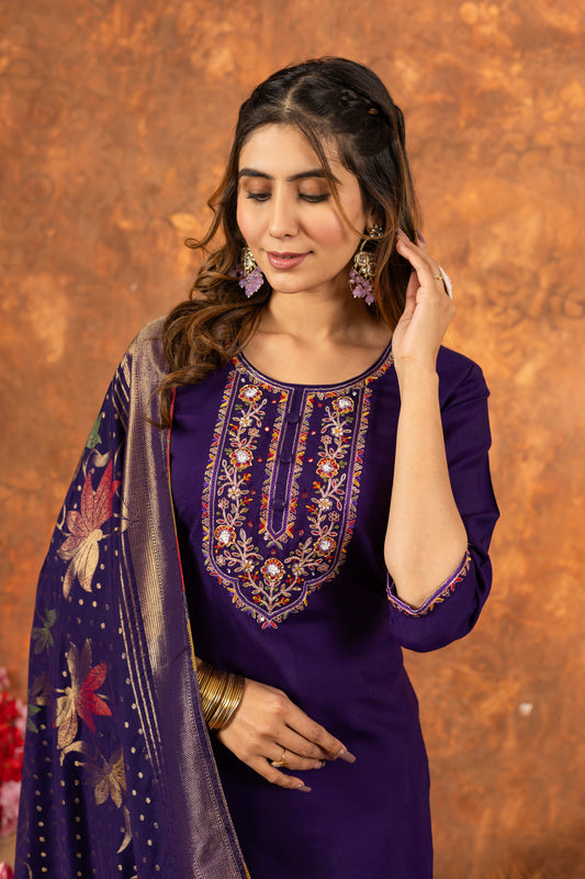 Elegant Festive Kurti Set with Embroidered Neckline & Silk Dupatta