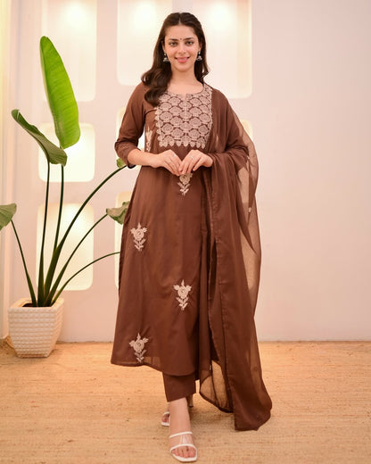 Elegant White Anarkali Kurti with Embroidered Dupatta – Festive & Party Wear