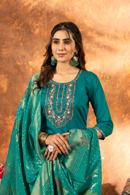 Elegant Festive Kurti Set with Embroidered Neckline & Silk Dupatta