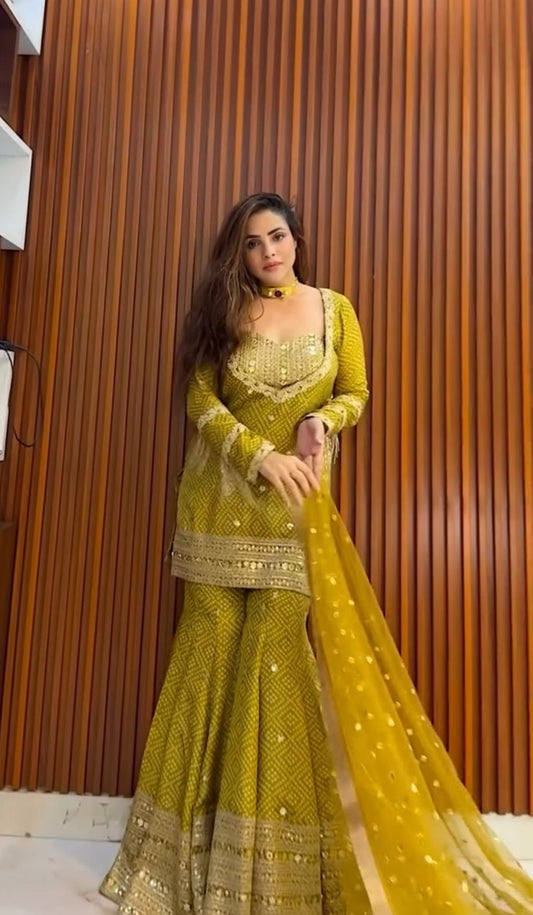 🦋 Đěsigner Party Wear & Festival Look Pur Printed Chinon Silk Top-Blouse & Palazzo With Dupatta set