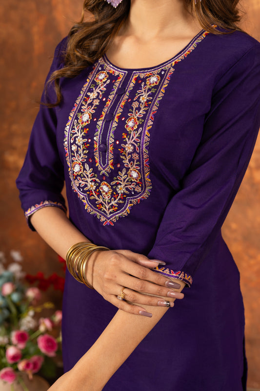 Elegant Festive Kurti Set with Embroidered Neckline & Silk Dupatta
