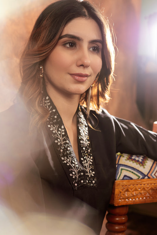 Elegant Black Kurti Set with Floral Dupatta – Perfect for Every Occasion