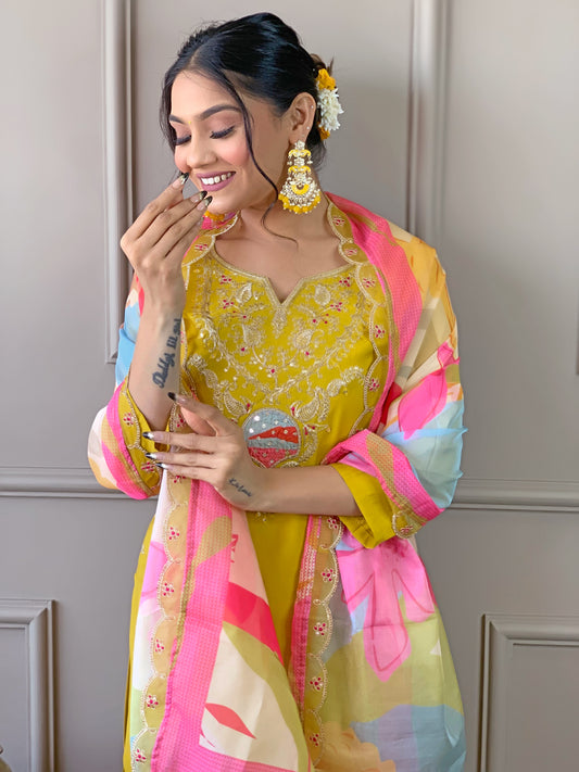 Women Embroidered Viscose kurta pant dupatta set