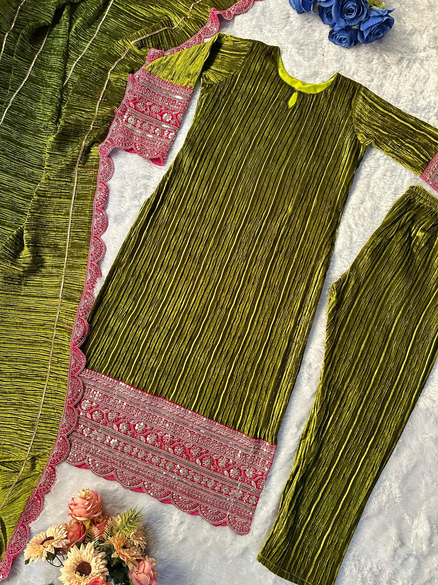 👗đěsigner party wear top and  pant with fancy duppata and embroidery work