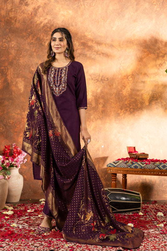 Elegant Festive Kurti Set with Embroidered Neckline & Silk Dupatta