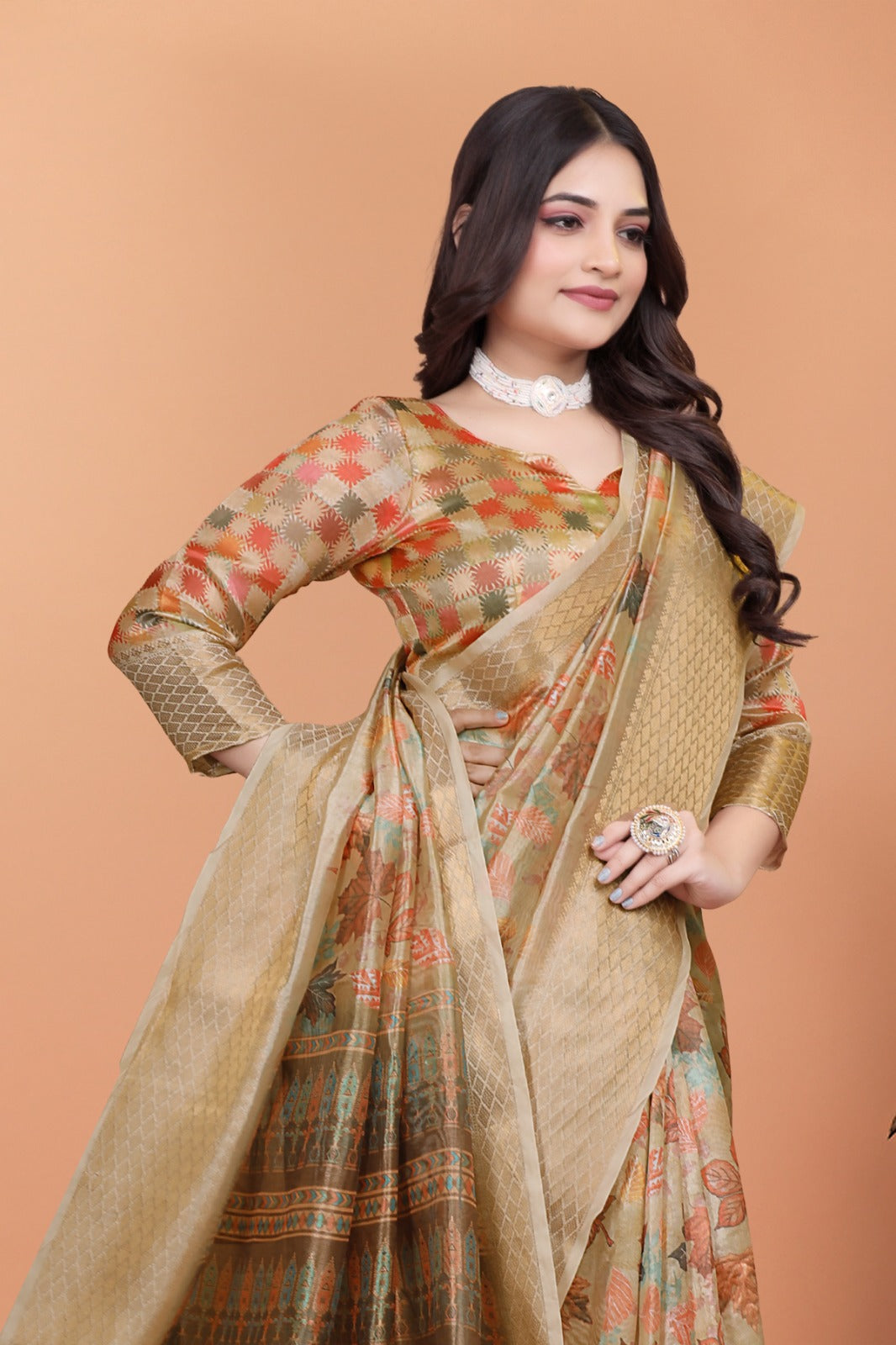 golden beige soft silk saree with autumn leaf print & traditional pallu (gg-518 )
