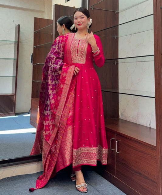 Elegant Hot Pink Anarkali – Intricate Embroidery & Rich Dupatta
