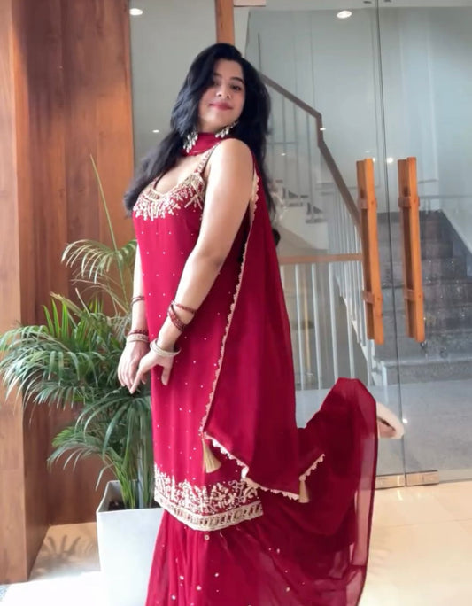 🦋 Đěsigner Party Wear Look Pur Heavy Faux Georgette Top Plazzo & Dupatta Set👗