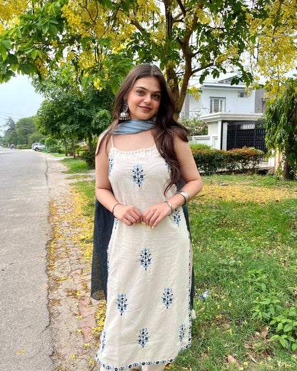 Đěsigner Traditional & Fashtivel & Office Wear Look Pur Kora Khadi Cotton Spaghetti Top & Pant With Dupatta set