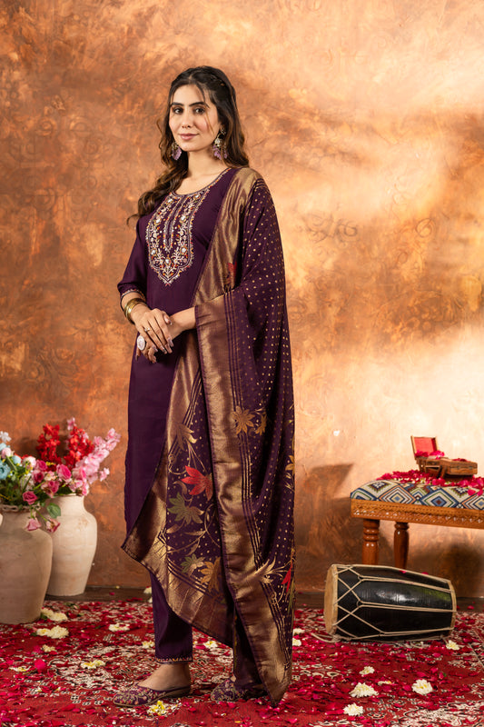 Elegant Festive Kurti Set with Embroidered Neckline & Silk Dupatta