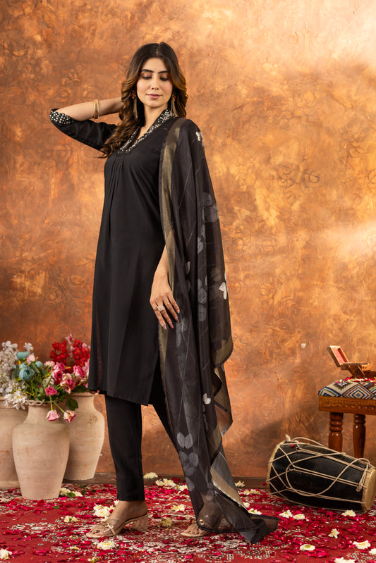 Elegant Black Kurti Set with Floral Dupatta – Perfect for Every Occasion