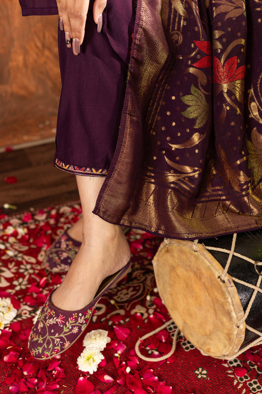 Elegant Festive Kurti Set with Embroidered Neckline & Silk Dupatta