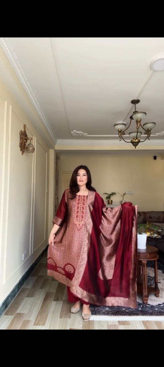 beautiful suit sets in pure banarasi suit set top pent with duppta with jcard wiving