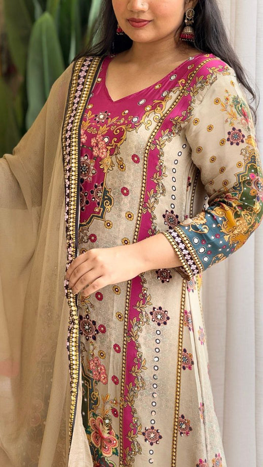 NOORI ANARKALI ROUND PLAZA SET