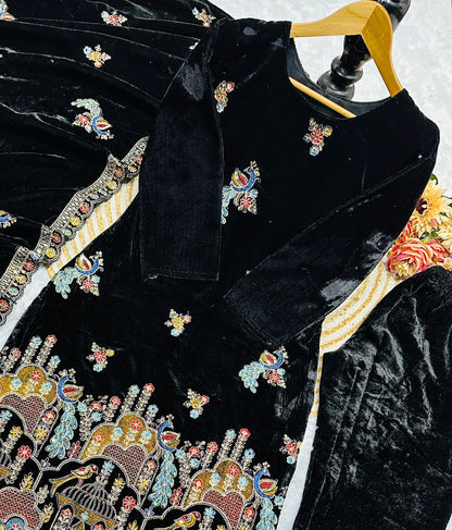 ĐĚSIGNER PARTY WEAR TOP AND  PANT WITH FANCY DUPPATA AND EMBROIDERY WORK