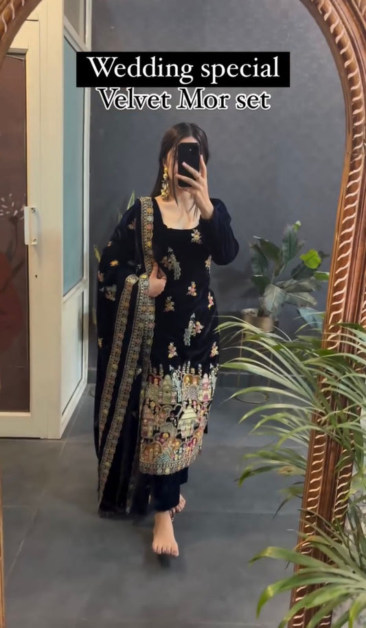 ĐĚSIGNER PARTY WEAR TOP AND  PANT WITH FANCY DUPPATA AND EMBROIDERY WORK