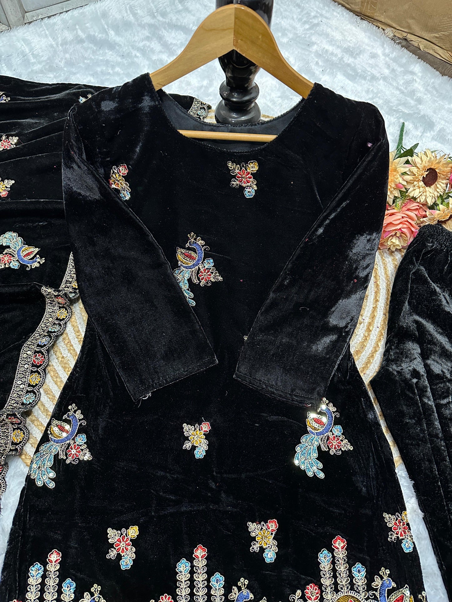 đěsigner party wear top and  pant with fancy duppata and embroidery work