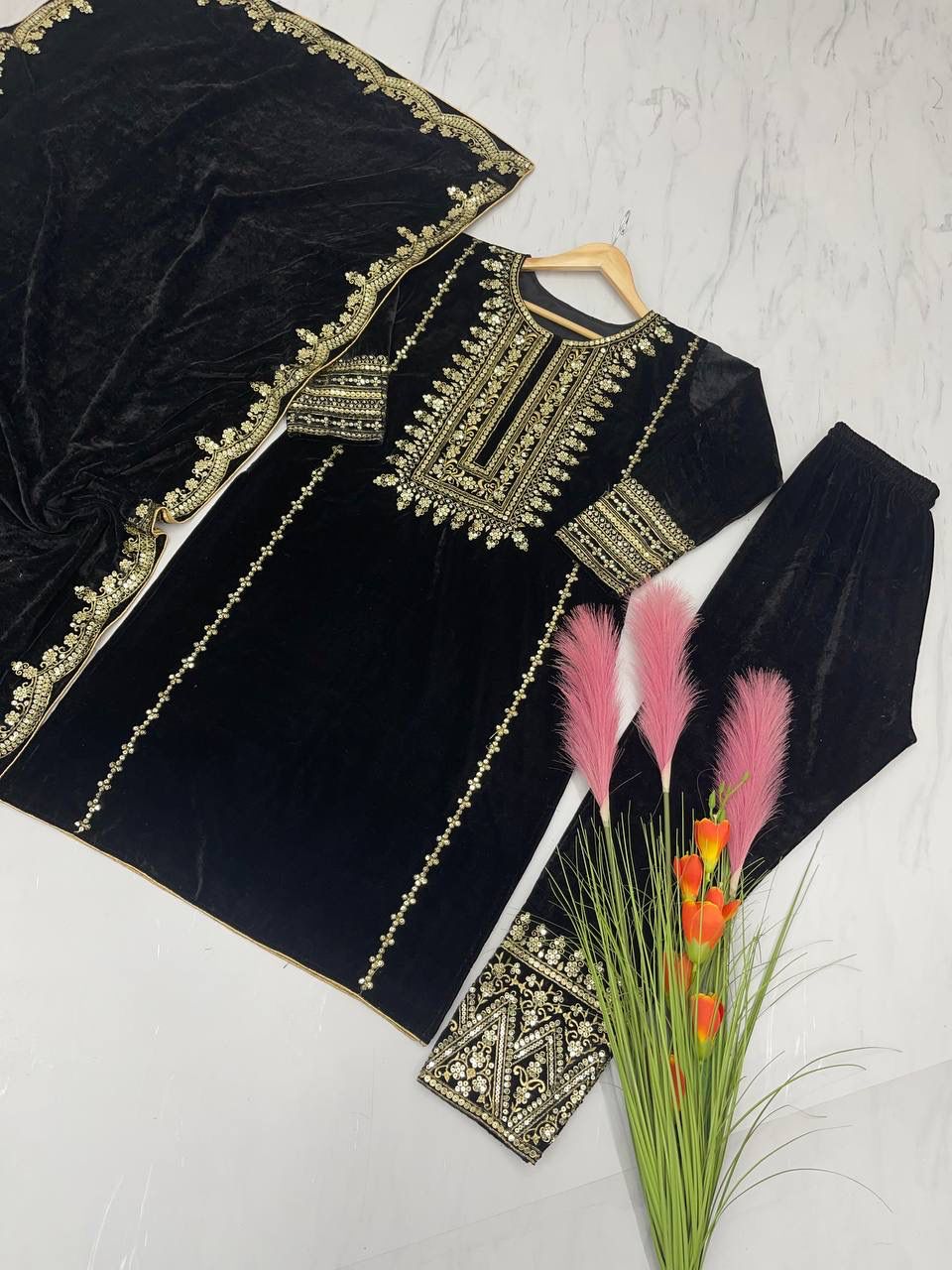 🦋 đěsigner party wear look heavy pure viscose velvet top bottom & dupatta set