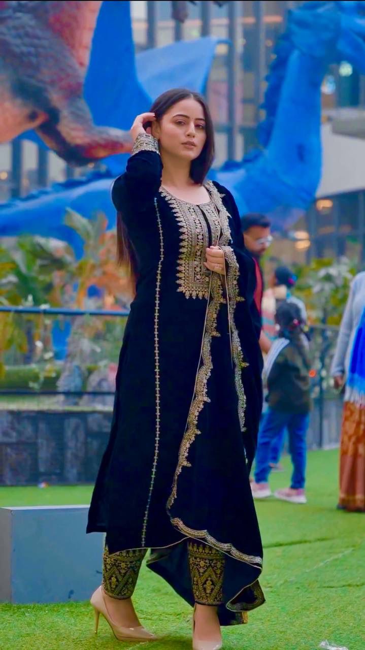 🦋 đěsigner party wear look heavy pure viscose velvet top bottom & dupatta set