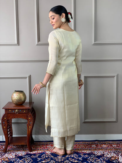 Women's Cream Gold Chanderi Silk with Lining Embroidered Straight Kurta with Gold Chanderi Silk Pant And Silk Printed Dupatta Sets