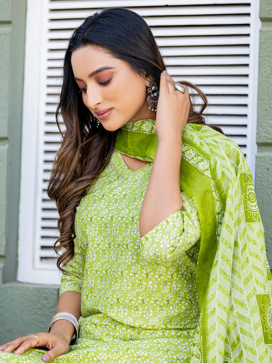 Elegant Parrot Printed Kurta Set with Coordinated Dupatta