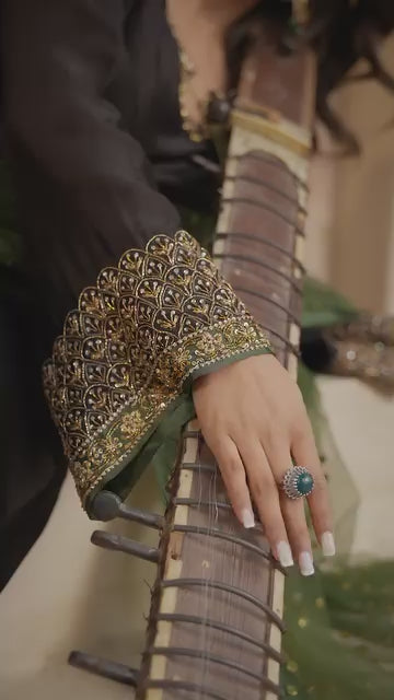 ENHANCE THE BEAUTY OF YOUR WARDROBE WITH THIS NEWLY LAUNCHED KURTI-PANT SET