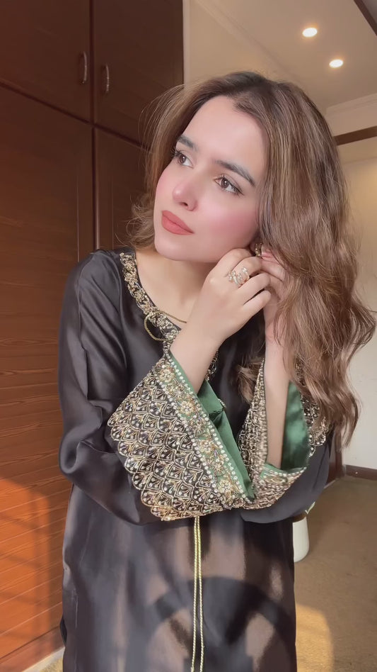 ENHANCE THE BEAUTY OF YOUR WARDROBE WITH THIS NEWLY LAUNCHED KURTI-PANT SET